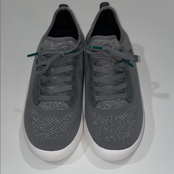 Vessi Weekend women’s 8 Charcoal Gray, Light gray and Teal Women's Sneakers - Picture 4 of 8